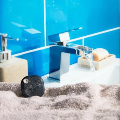 blu-button-tough-black-5