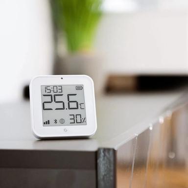 SHELLY-BLU-HT-DISPLAY-ZB-WHITE-4