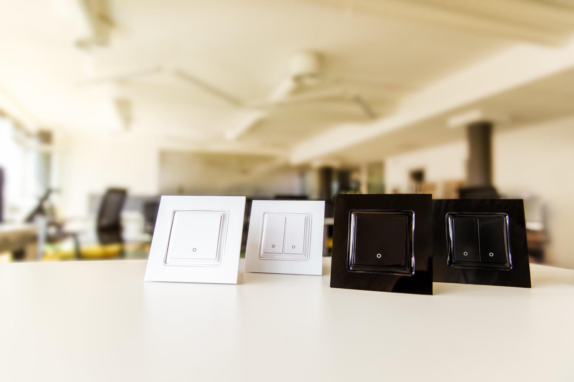 shelly-wall-switch-1-black-3