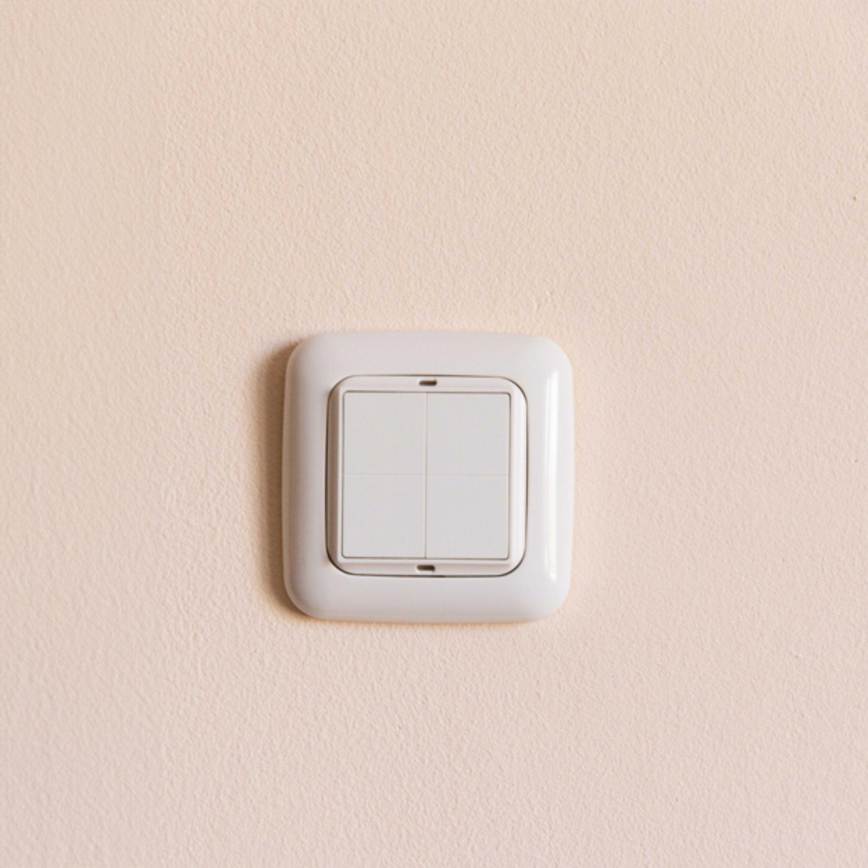 SHELLY-WALL-SWITCH-4-WHITE-BUSCH-JAEGER-3
