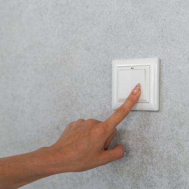 SHELLY-WALL-SWITCH-4-WHITE-GIRA-MERTON-4
