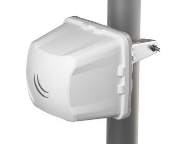 MikroTik RBcube-60AD Cube Lite60 Outdoor Point-to-Point Pole Mounted Image