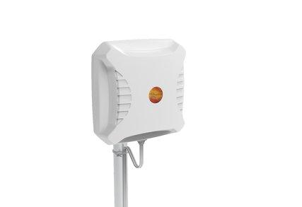 Poynting XPOL-2-5G-10 Antenna Front Angle