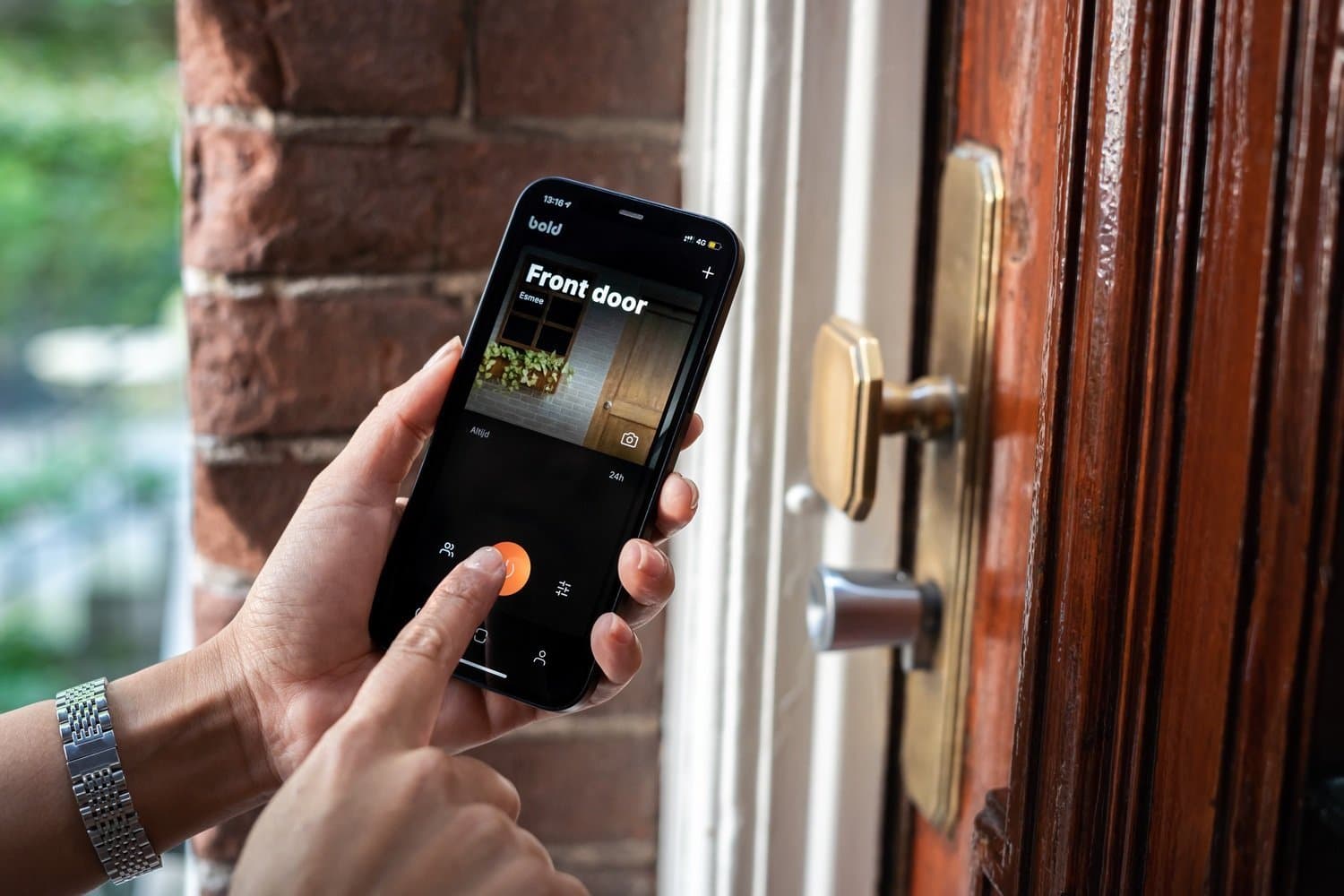 Bold SX-33 Lock in door and app